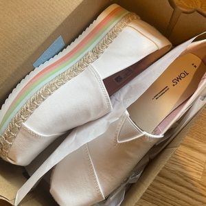 Toms Alpargata platform shoes. Size 9. New with tags and box